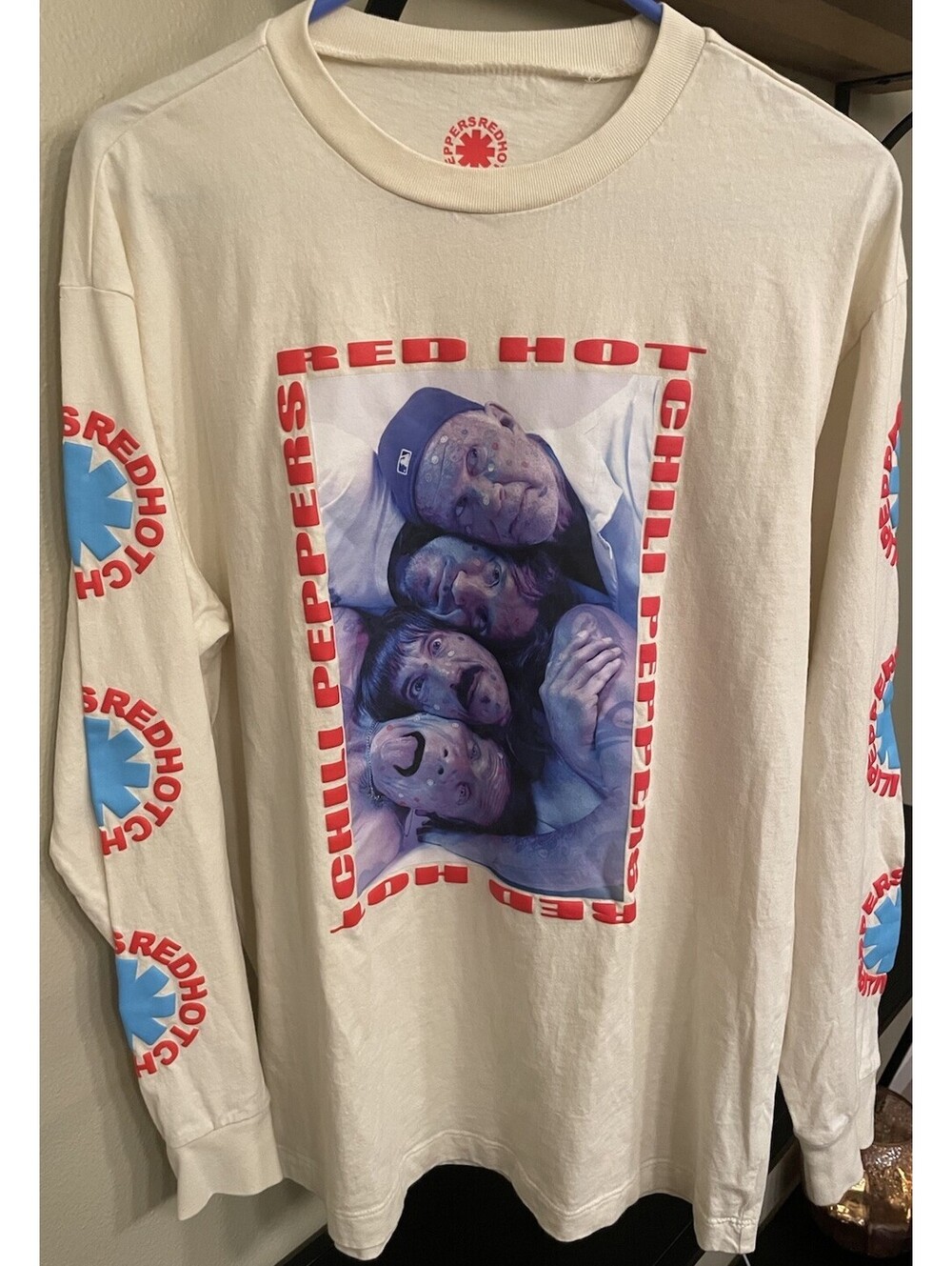 RED HOT CHILI PEPPERS 2022 UNLIMITED LOVE WORLD TOUR CONCERT SHIRT Size Small